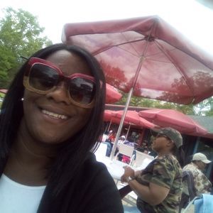 Meet your Posher, Nena